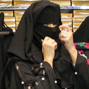  Kim Kardashian wearing a niqab in Dubai